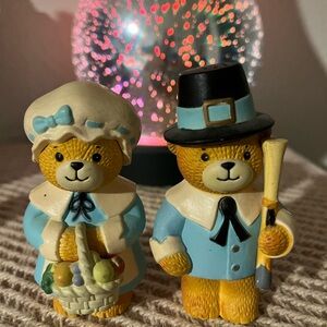 Pilgrims salt and pepper shakers by enesco